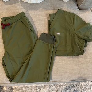 Figs Scrub set Sz L in Dark Olive - COPY